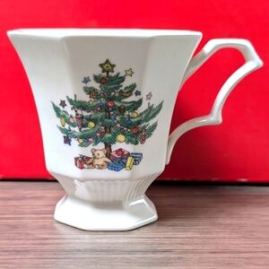 Nikko christmastime Cups & saucers